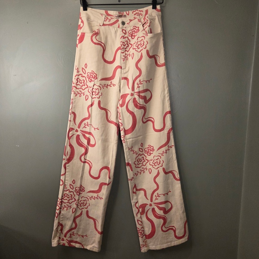 Bailey Rose Women's Floral & Ribbon Print Wide Leg Jeans Size M Cream Pink